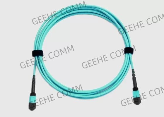 Un maschio dei 12 centri al cavo a fibre ottiche femminile di LSZH OM3 MPO