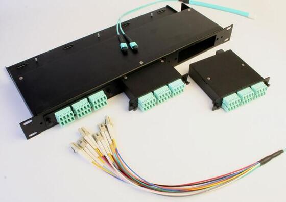 Cassette MPO 96F MPO 1U Patch Panel compatibile con reti Data Center 10G 40G 100G che fornisce un sistema di gestione della fibra